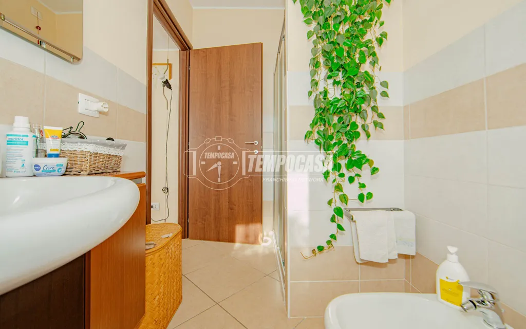 Salles de bain - Modern Villa with Private Garden in Vigevano
