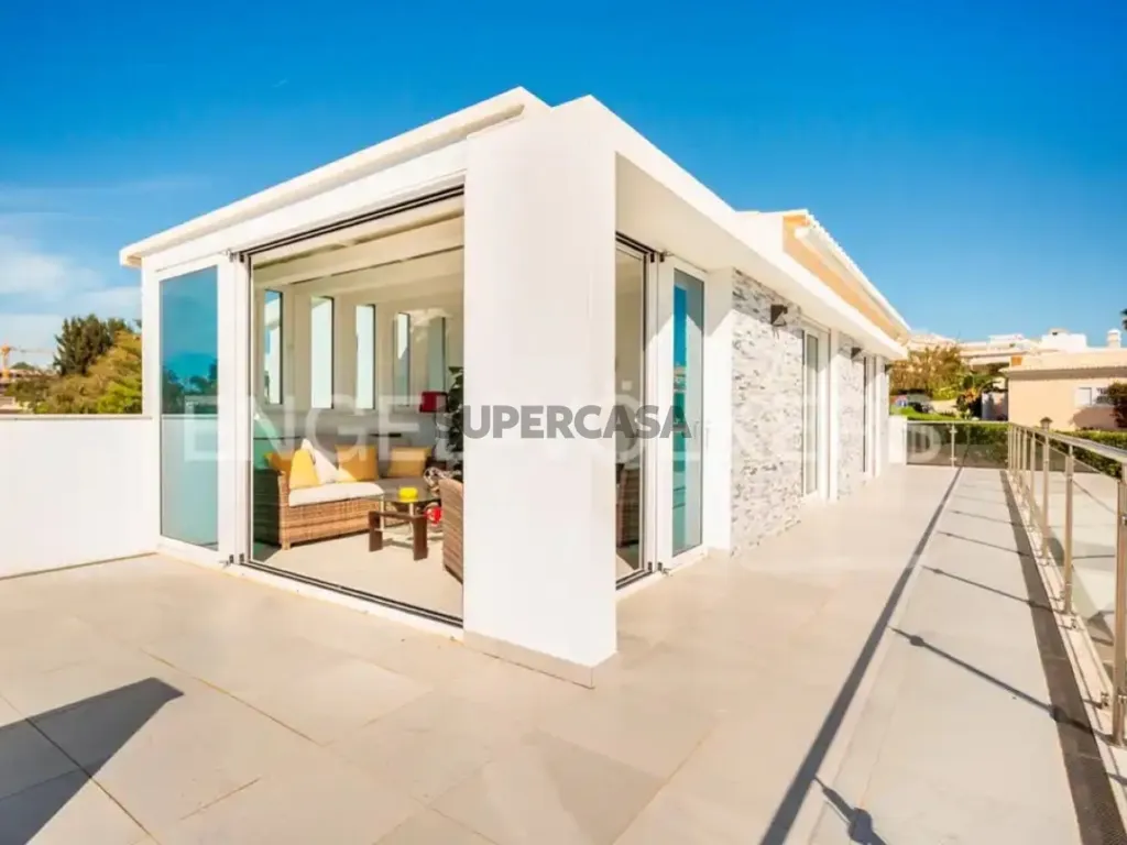 Terrass - Modern Villa with Sea Views in Lagoa