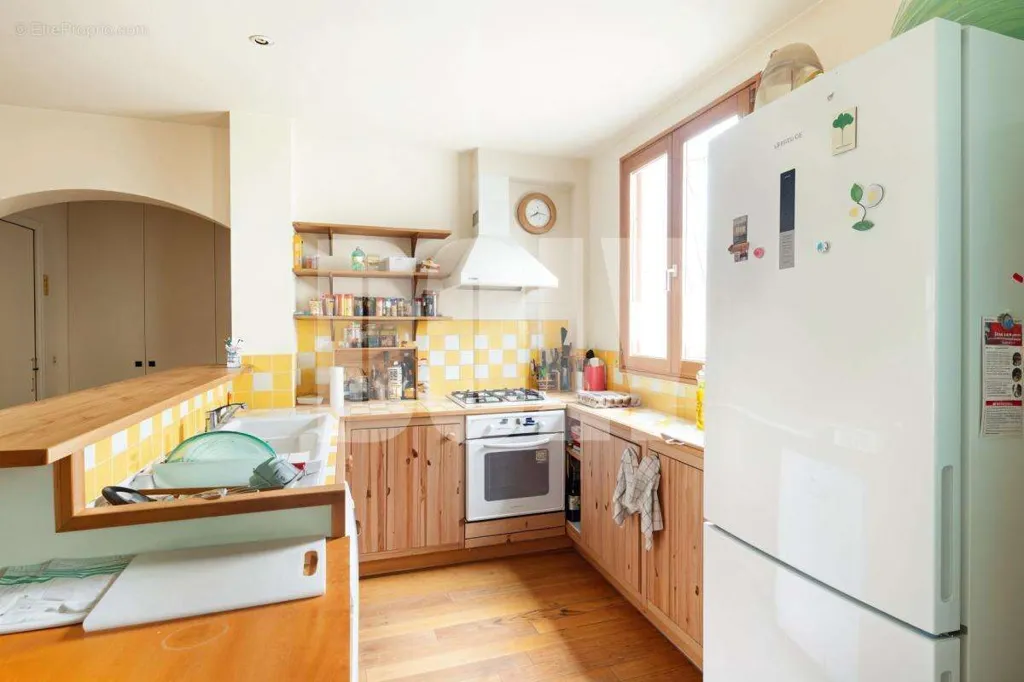 Cuisine - Maison de Ville 7 Pièces avec Jardin au Calme à Saint-Denis