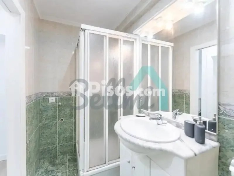 Vannitoad - Fully Renovated Flat with Northwest View in Oviedo