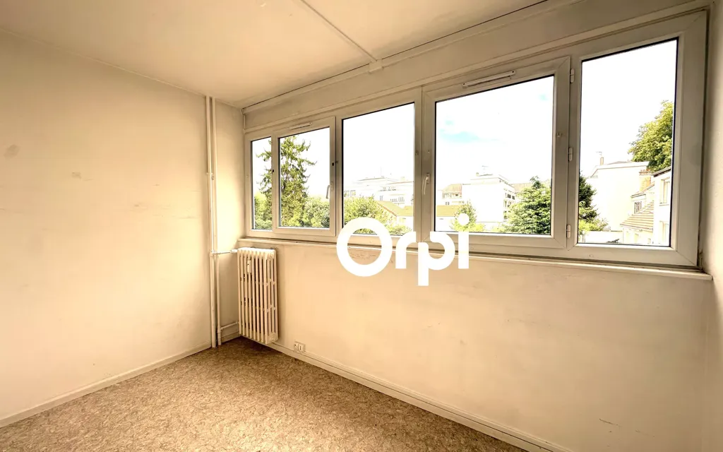 Pièces - Appartement 6 Pièces avec Balcon à Soissons