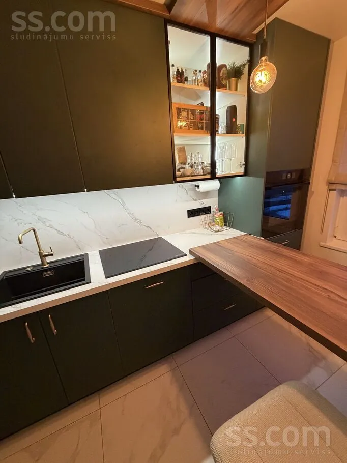 Köök - Apartment with Custom Kitchen in Valmiera