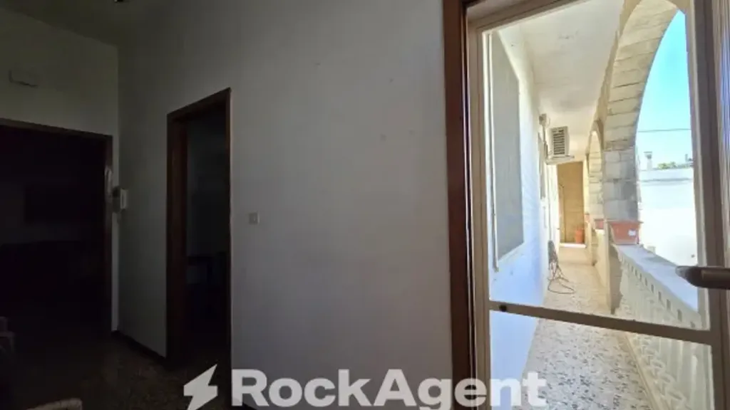 hallway_entrance