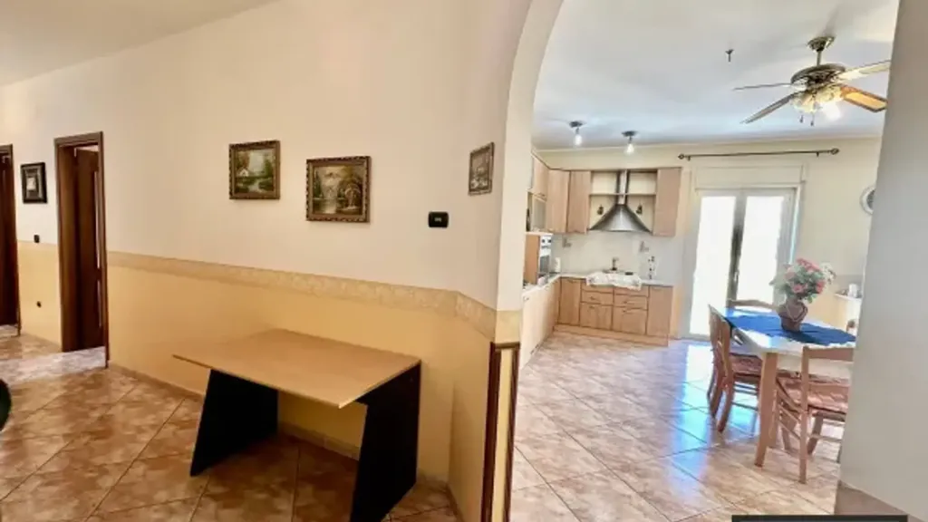 Söögituba - Terraced House with Office Space in Canicattì