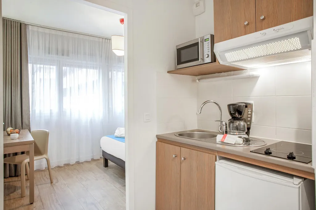 Köök - Studio Flat with Business Residency in 6th Floor