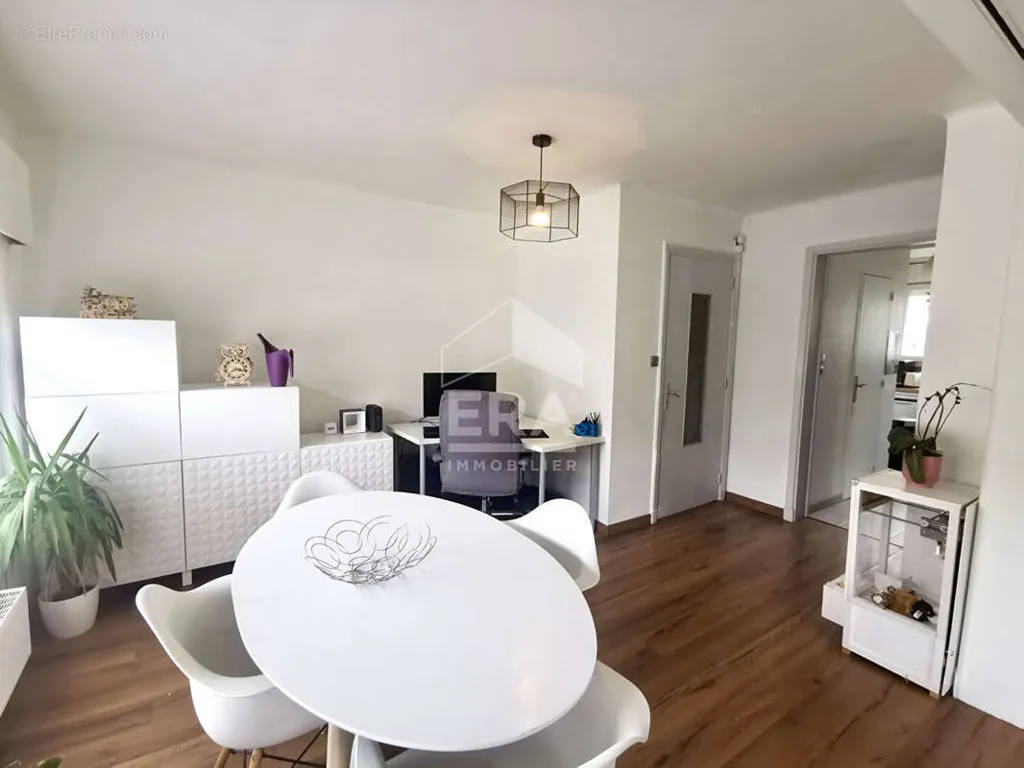 Söögituba - Studio with Potential for Office Use in Marcq-en-Barœul