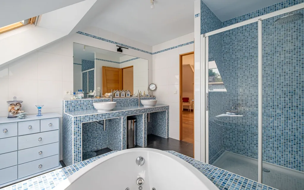 Bagni - Architectural Villa with Garden in Pornichet