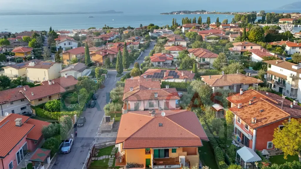 Õhuvaade - Rustic Bilocale with Lake View in Sirmione