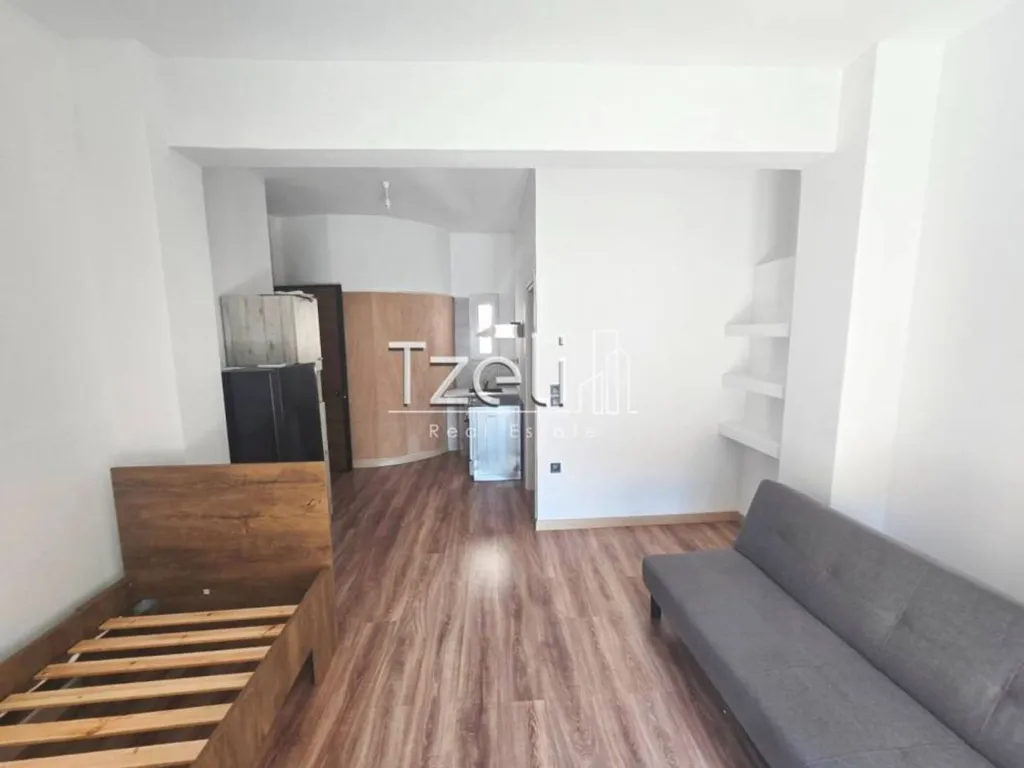 Elutuba - Renovated Studio with Balcony in Patras Centre