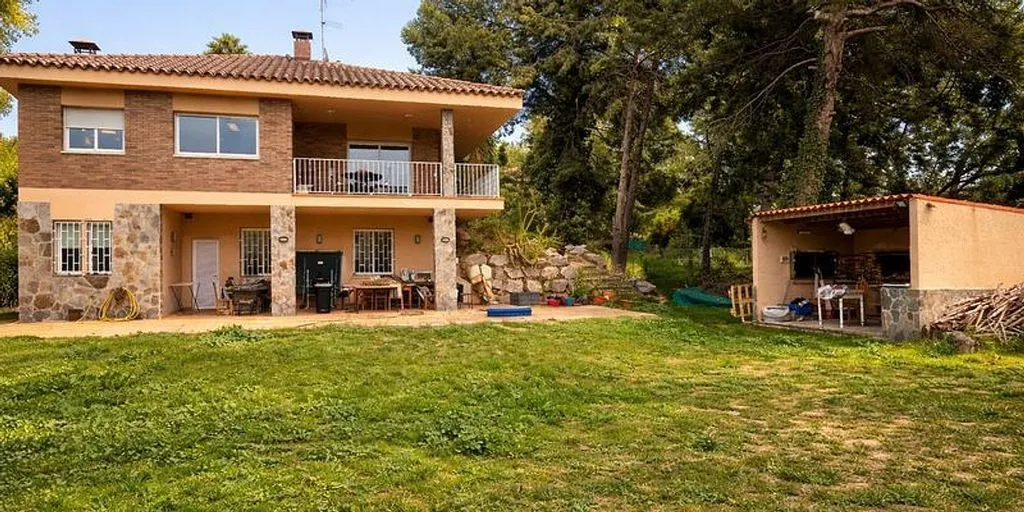 Extérieur - Luxury Detached House with Wellness Features in Sabadell