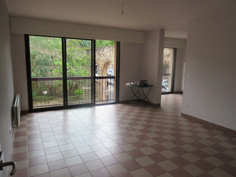 Elutuba - Fully Renovated 4-Piece Apartment in Rodez