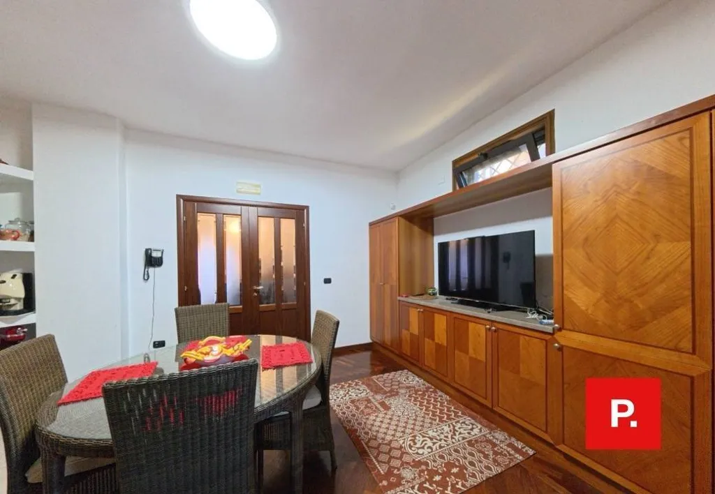 Salle à manger - Terraced Villa with Private Garden in Caserta