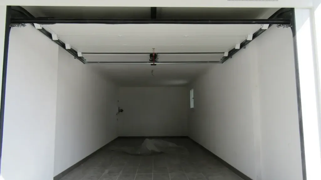 Garage - Modern Apartment with Solar Panels in Padua