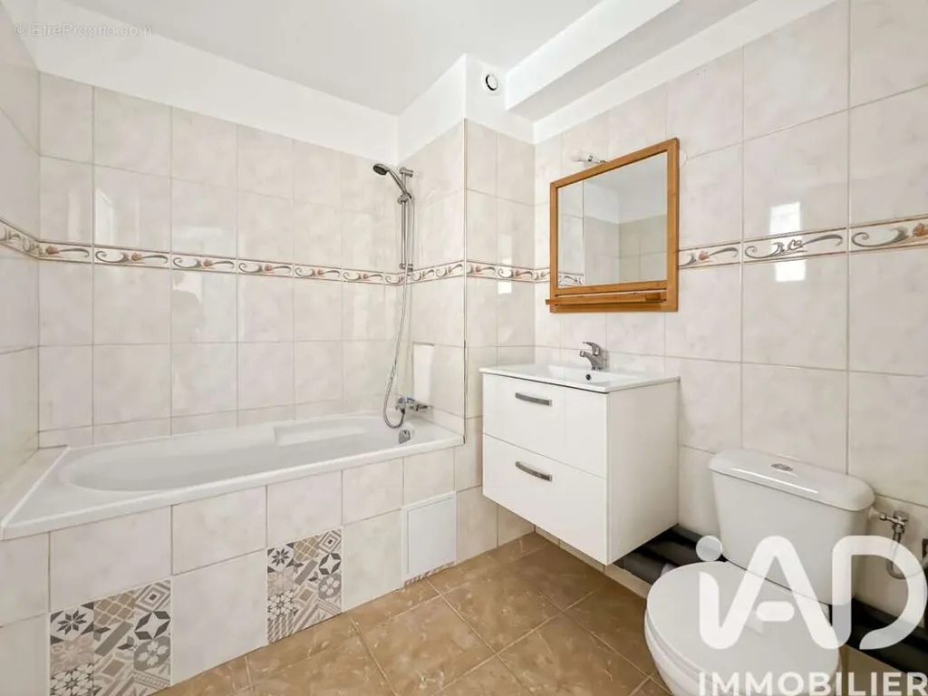Salles de bain - Appartement Refait à Neuf avec Box à Longjumeau