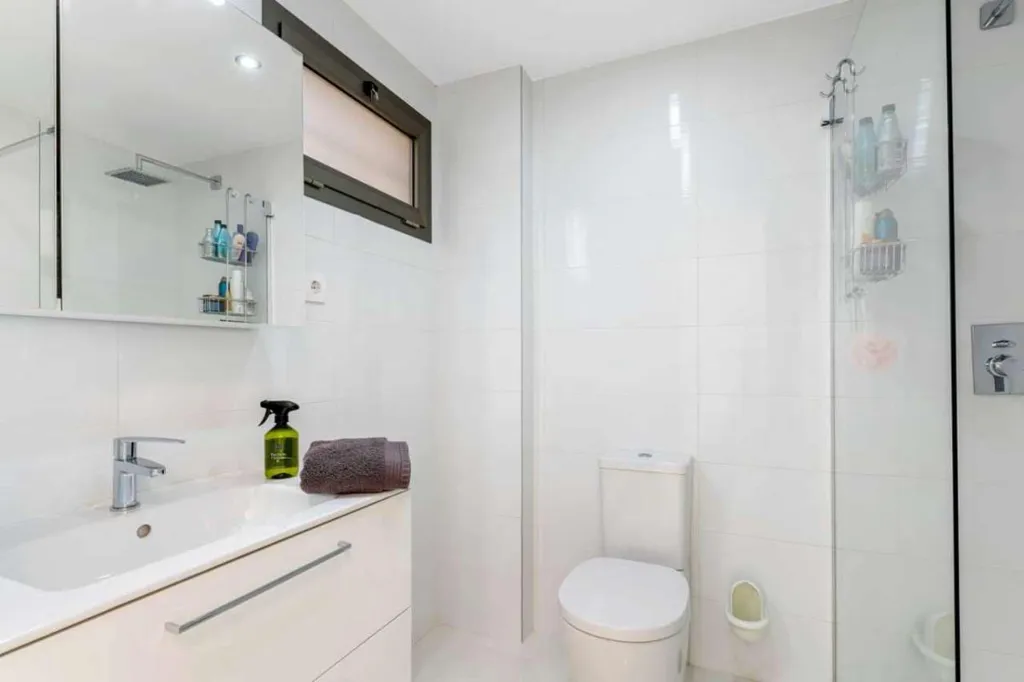 Salles de bain - Apartment with Pool in Villamartin, Alicante