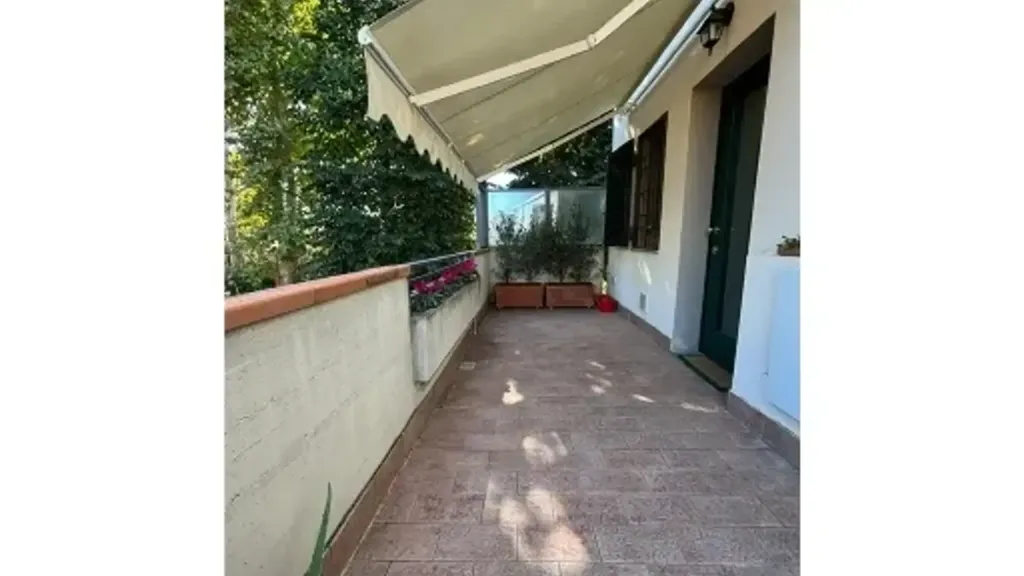 Terrace - Rear-Accessed Trilocale with Terrace in Florence
