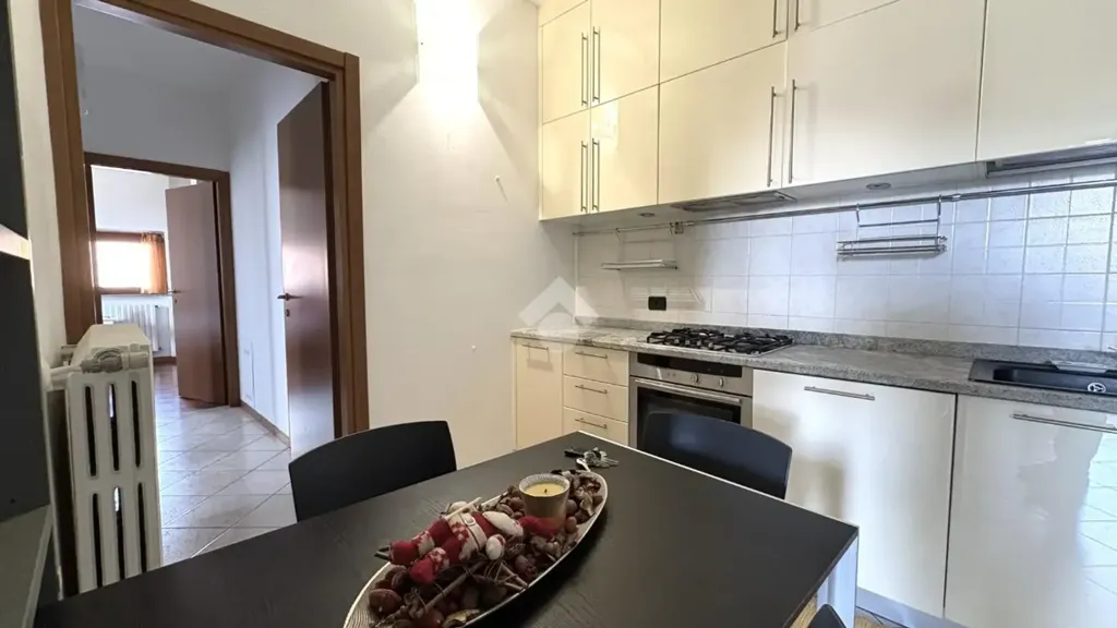 Salle à manger - Modern Apartment with Terrace in Senago