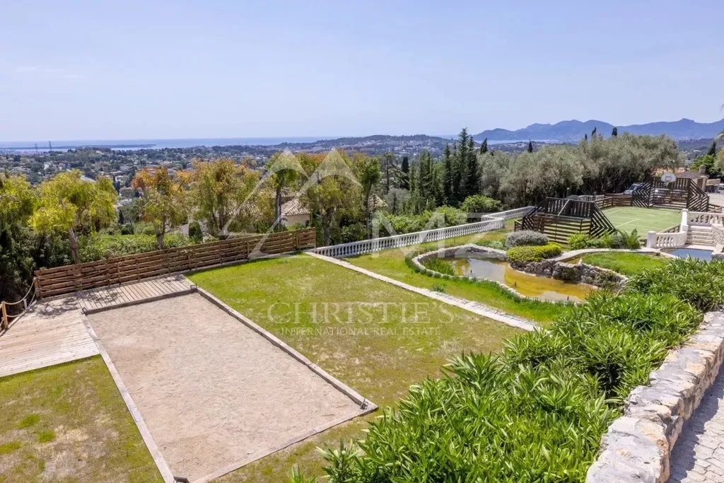 Aed - Contemporary Villa with Sea View in Mougins