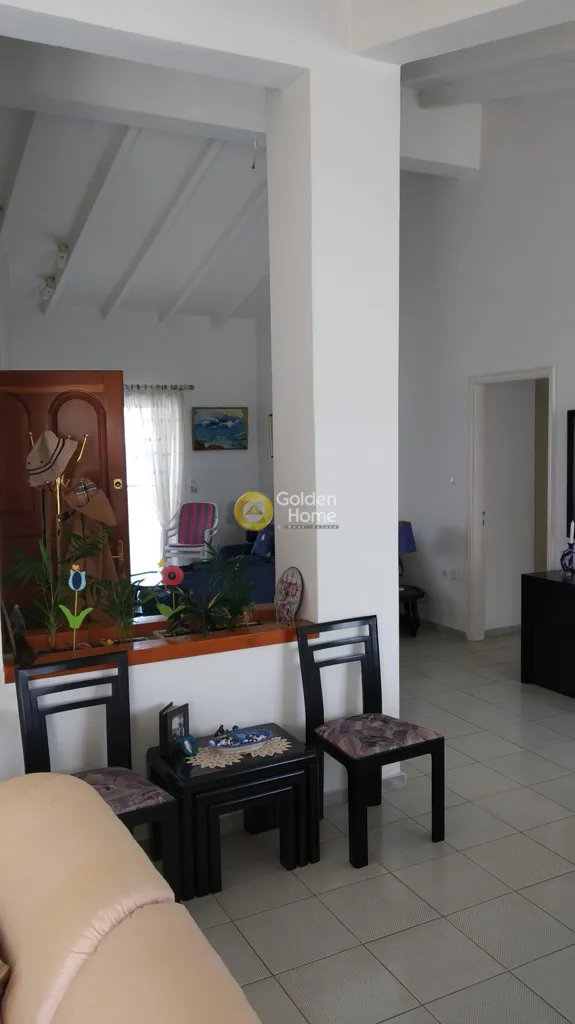 Séjour - Multi-Storey Building with Large Garden in Rafina - Neraias