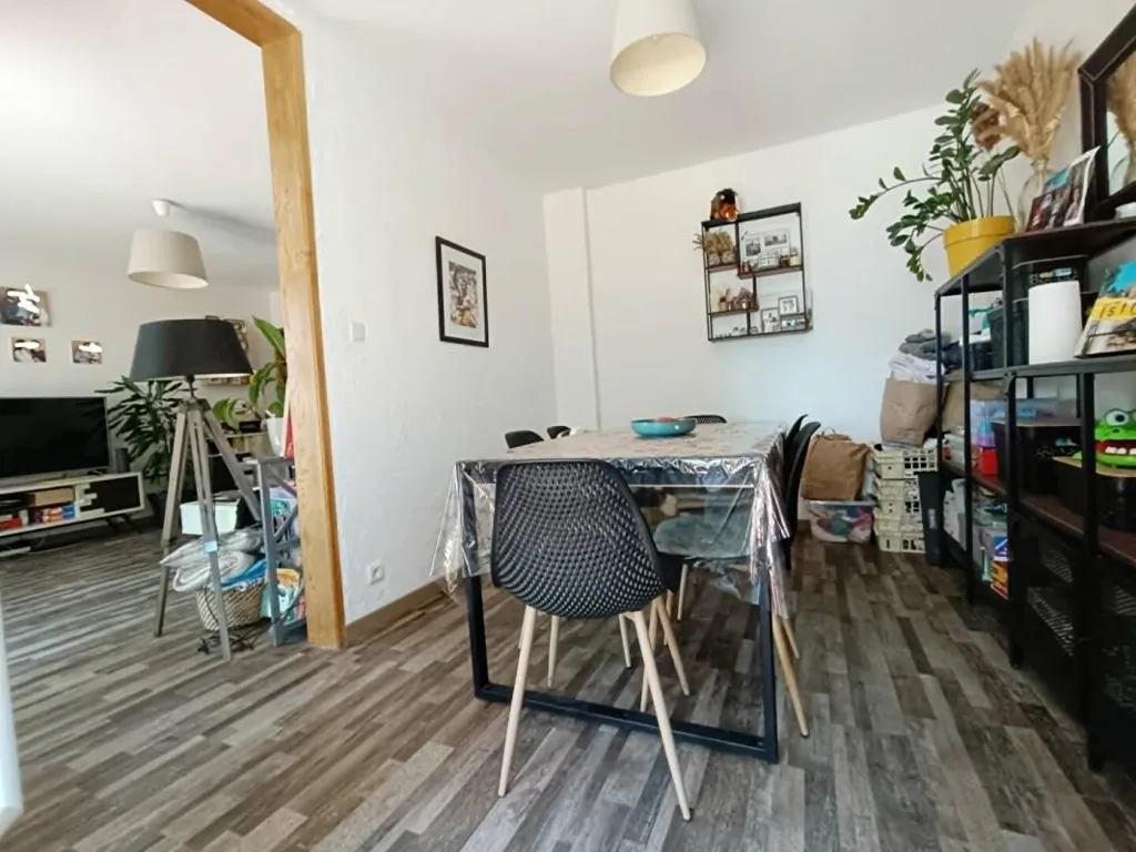 Söögituba - Apartment with Balcony in Istres