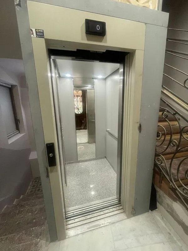 Hallway - Apartment with Balcony in Valladolid Centre