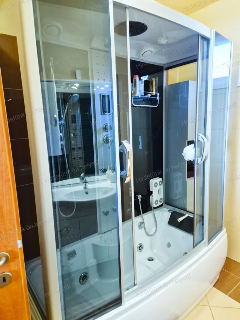 Bagni - Modern 4-Bedroom Duplex in Tatabánya