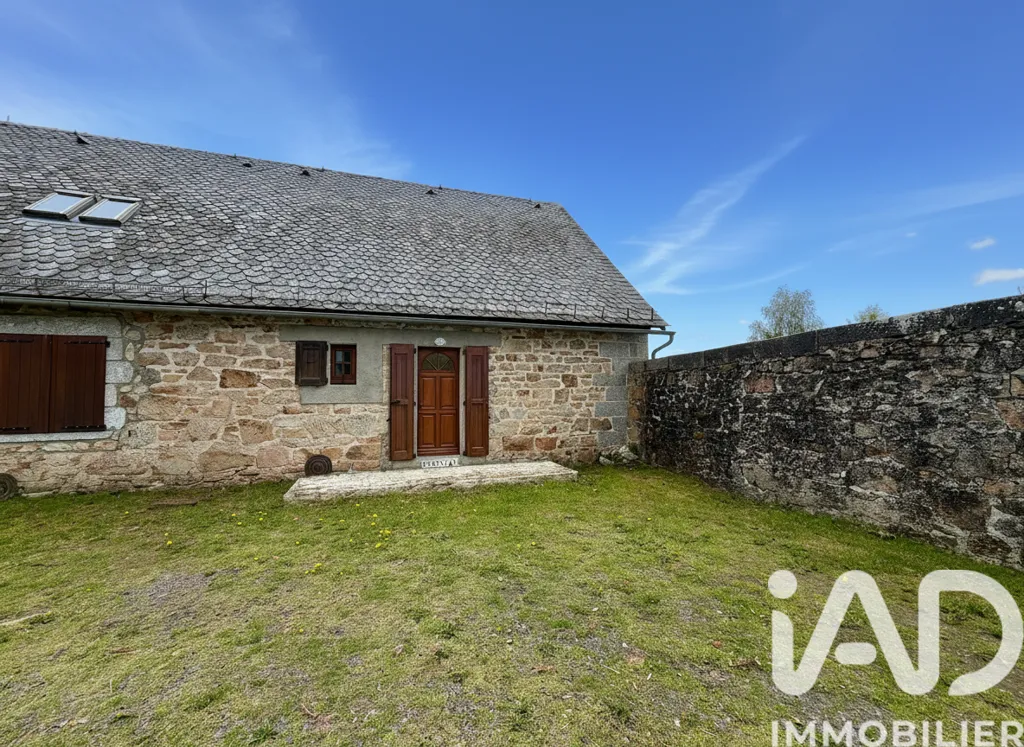 Aed - Charming Stone House with Garden in Saint-Chély-d'Apcher