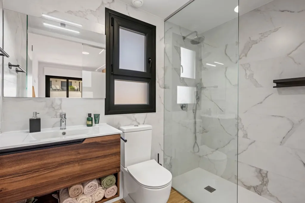 Salles de bain - Penthouse with Terrace in Villamartin, Alicante