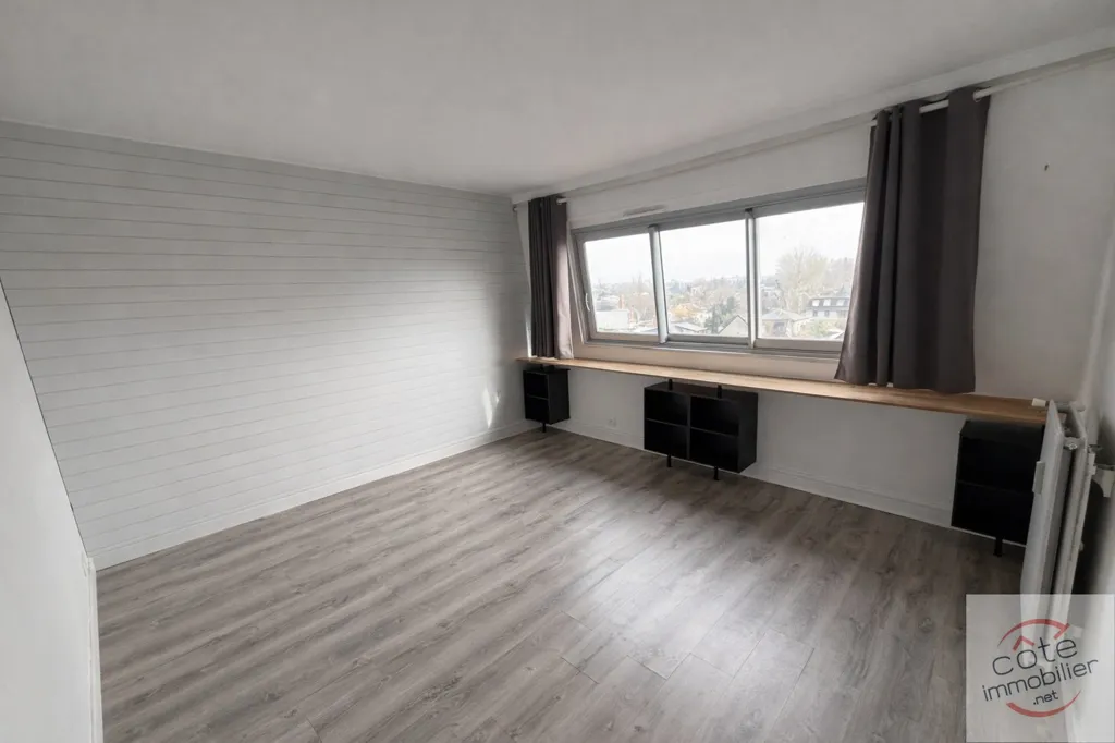 Pièces - Appartement avec Vue Dégagée à Créteil