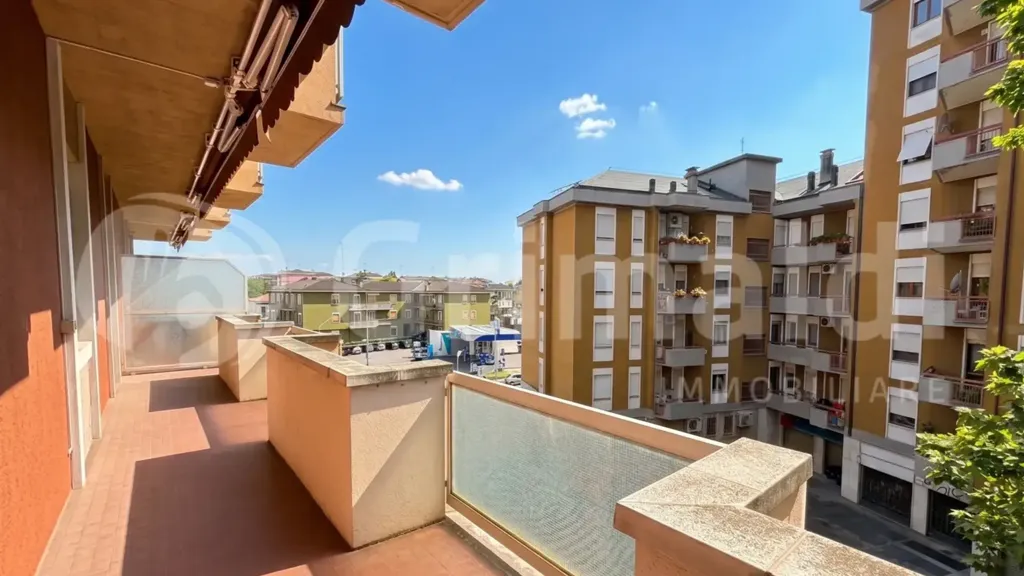 Balcon - Apartment with Balcony in Piacenza