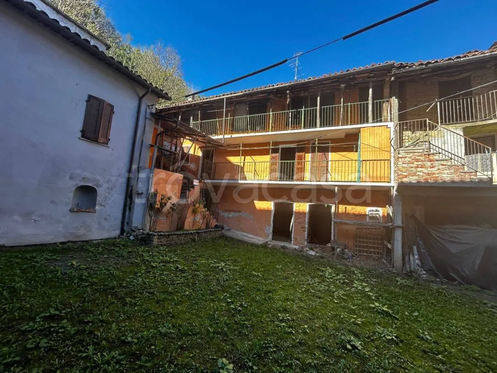Aed - Three-Storey House with Garden in Bagnasco