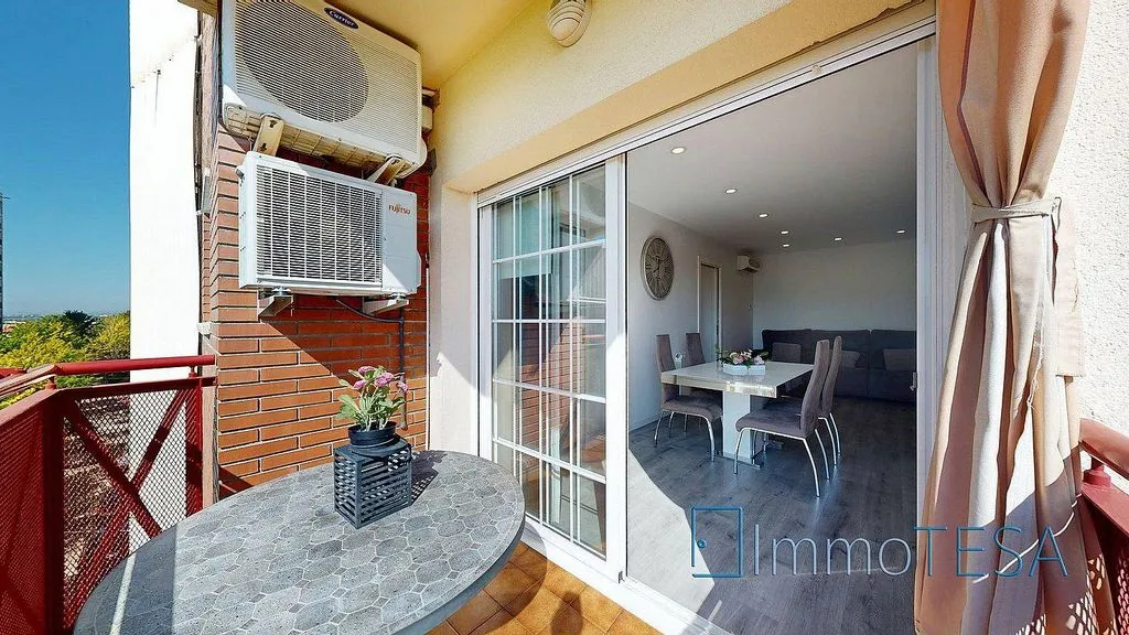 Balcon - Apartment with Balcony in Parc d’Europa