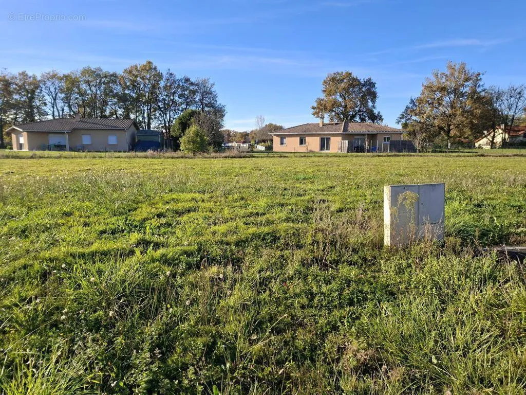Aed - Viabilised Plot in Cazères sur l'Adour