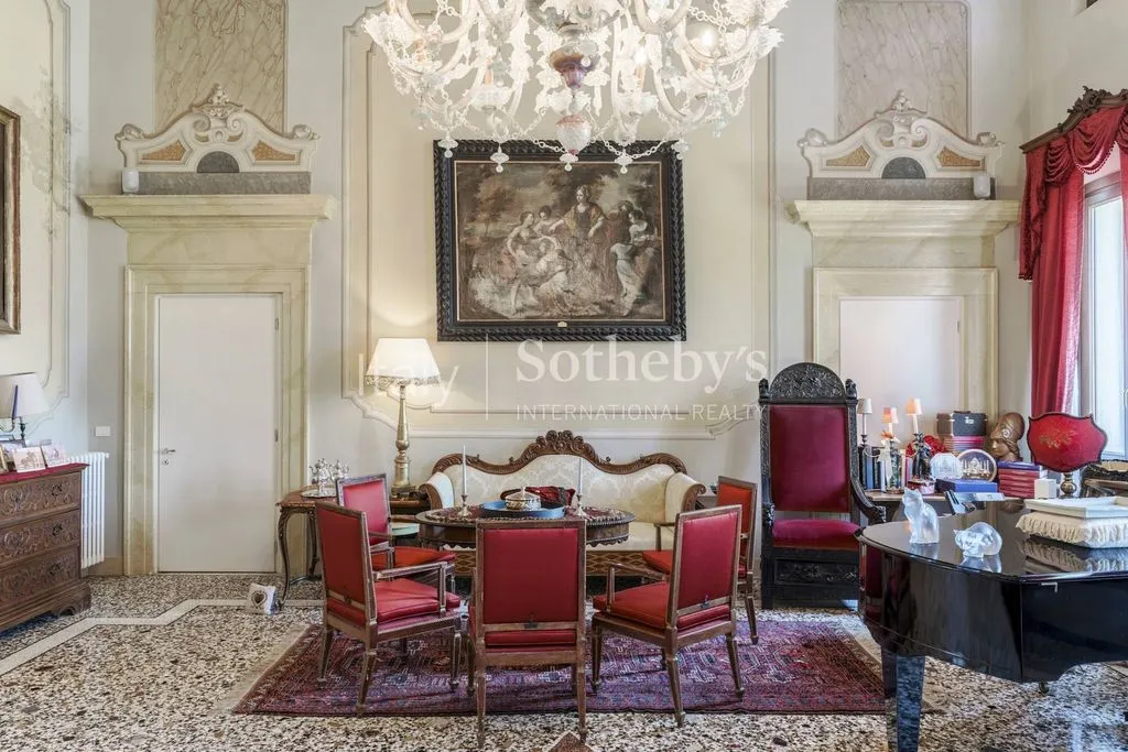 Elutuba - Neoclassical Villa with Park in Vittorio Veneto
