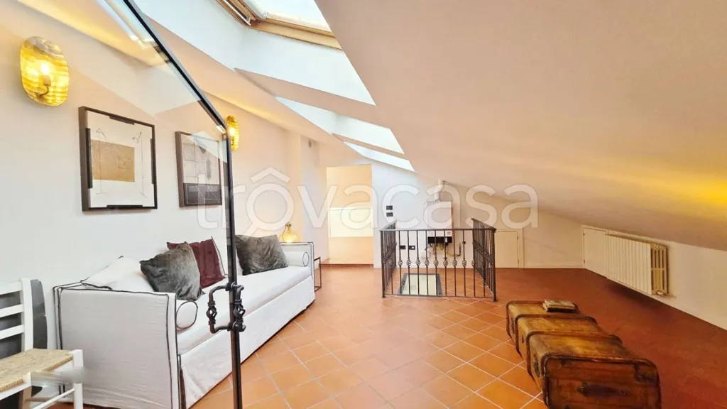 Pièces - Prestigious Apartment with Piazza View in Fano