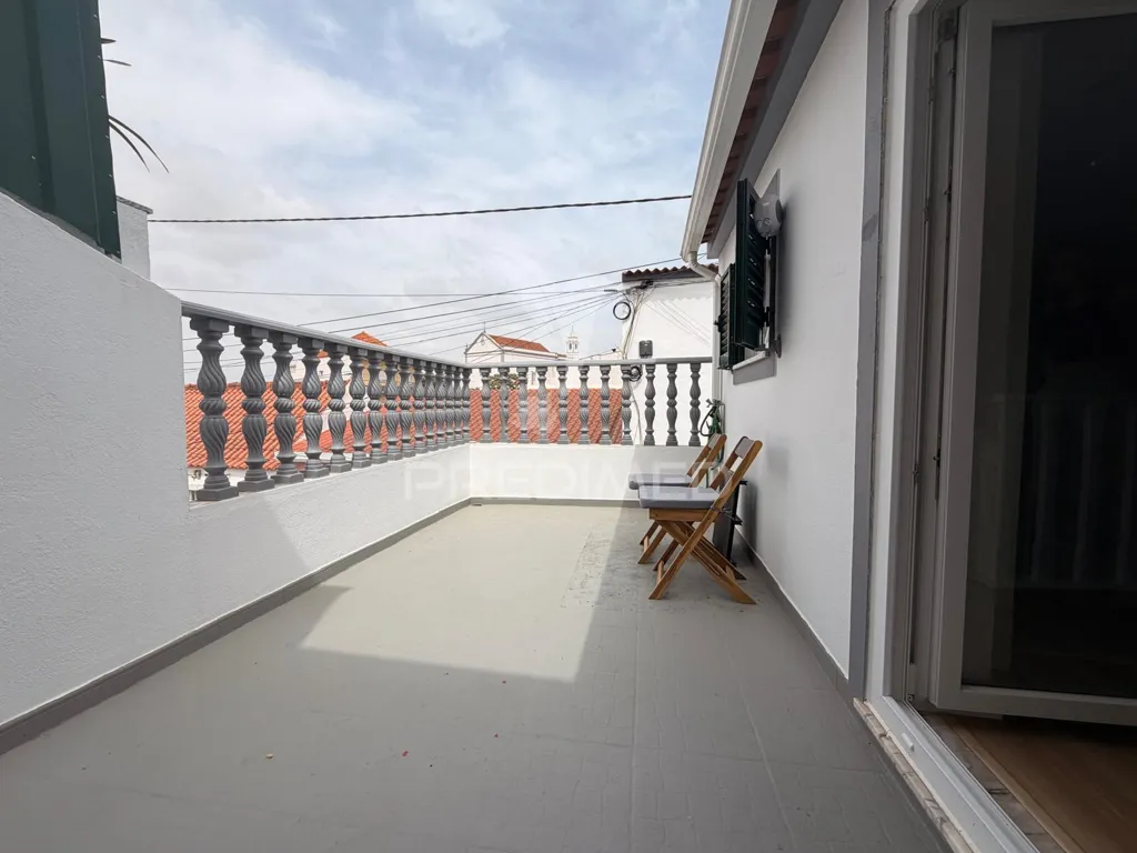 Balcon - Renovated T2 House in Quinta do Anjo Centre