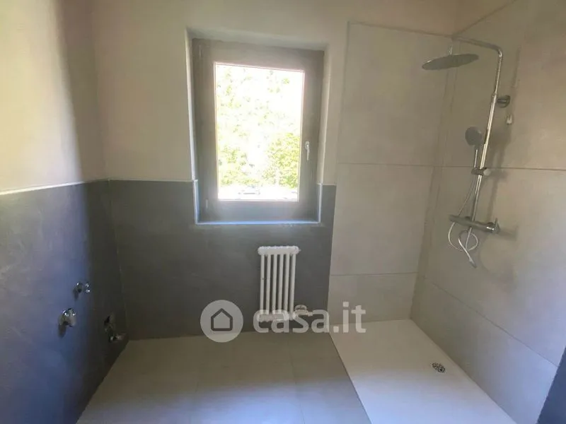 Salles de bain - Newly Built Apartment with Balcony in Verrès