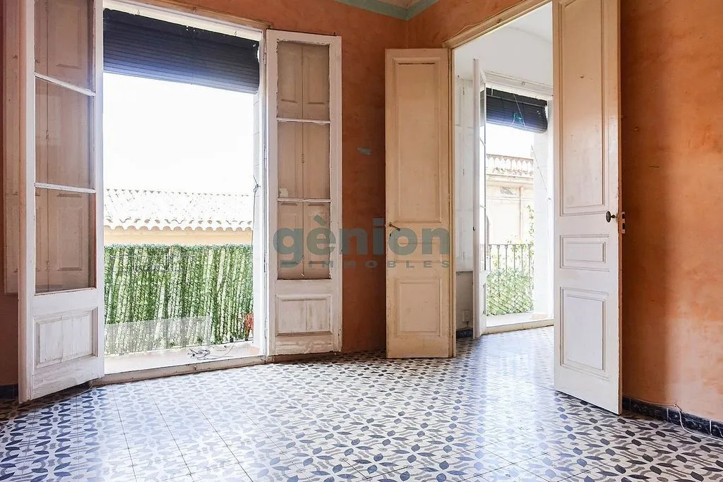Toad - Historic Flat with Balcony in Girona Centre