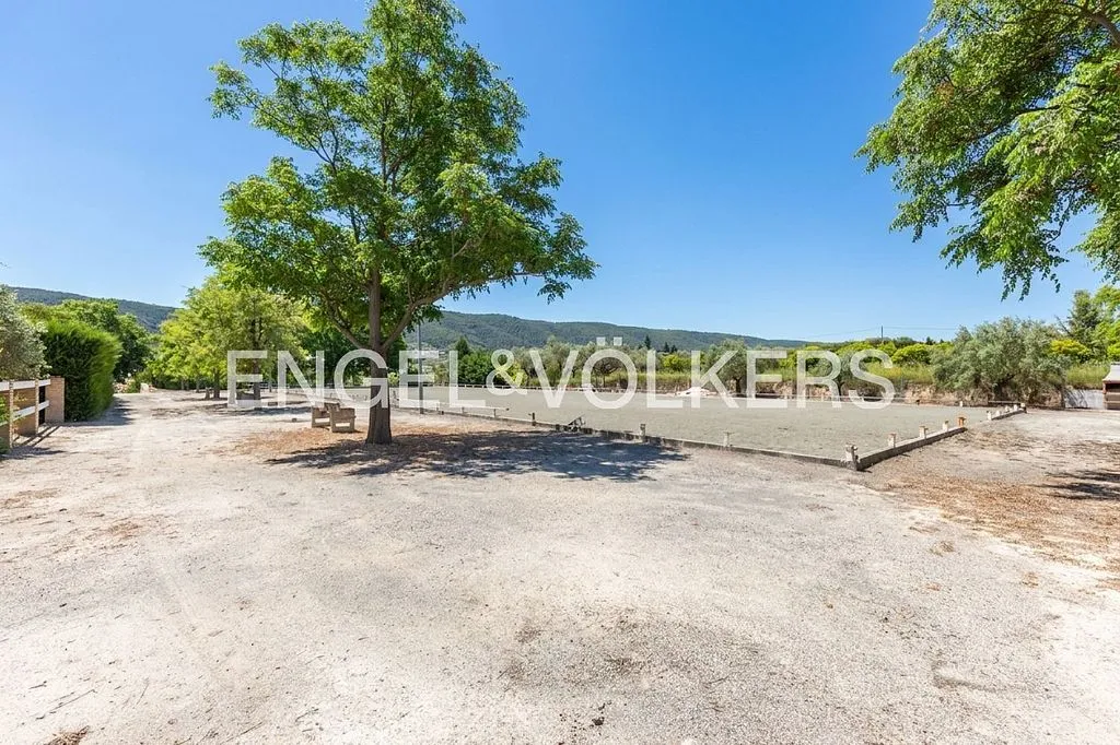 Aed - Equestrian Estate with Pool in Enguera