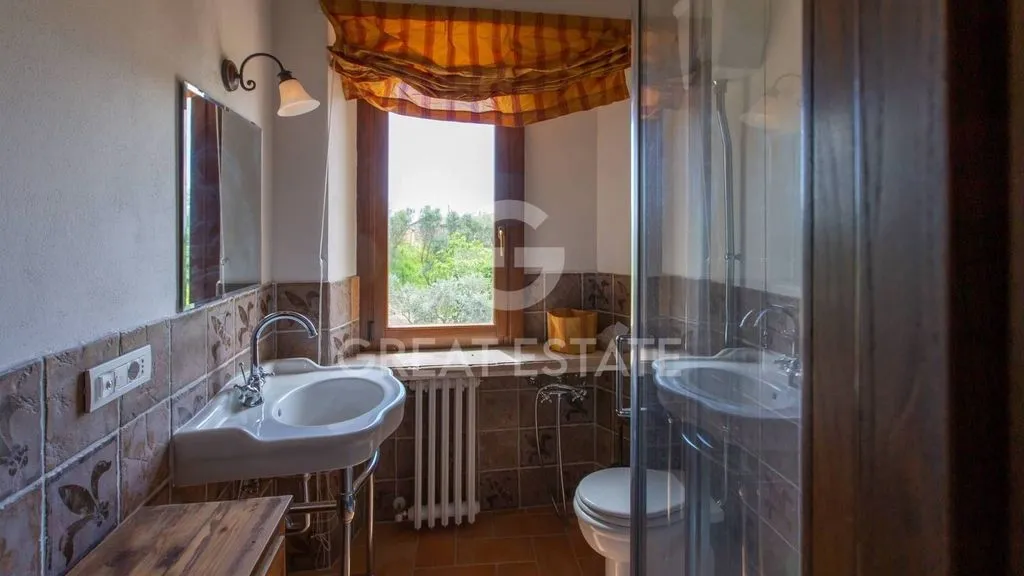 Salles de bain - Restored 19th-Century Farmhouse with Pool in Narni