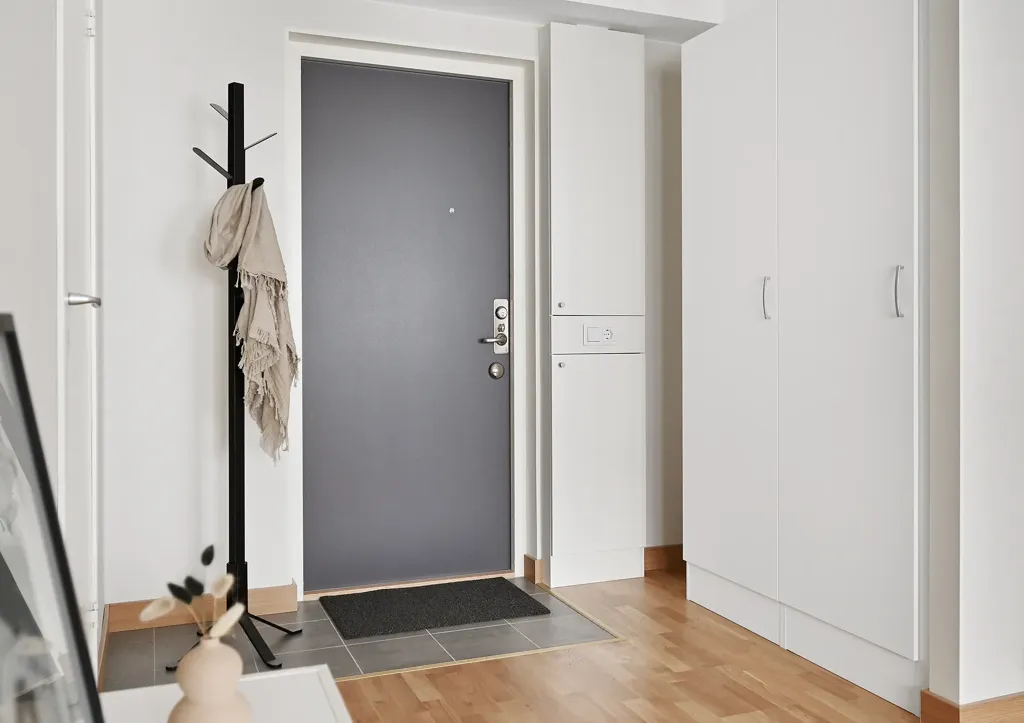 Hallway - Apartment with West-Facing Balcony in Väsby
