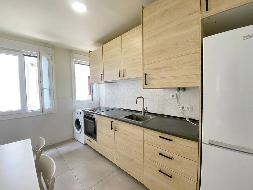 Cucina - Reformed Flat with Large Windows in Urkizu