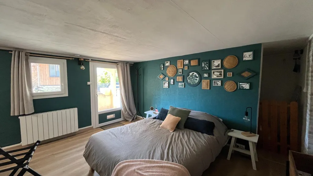 Chambres - Maison Rénovée avec Balcon à Cortevaix