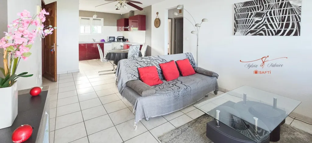 Living Room - T3 Apartment with Sea View in La Trinité