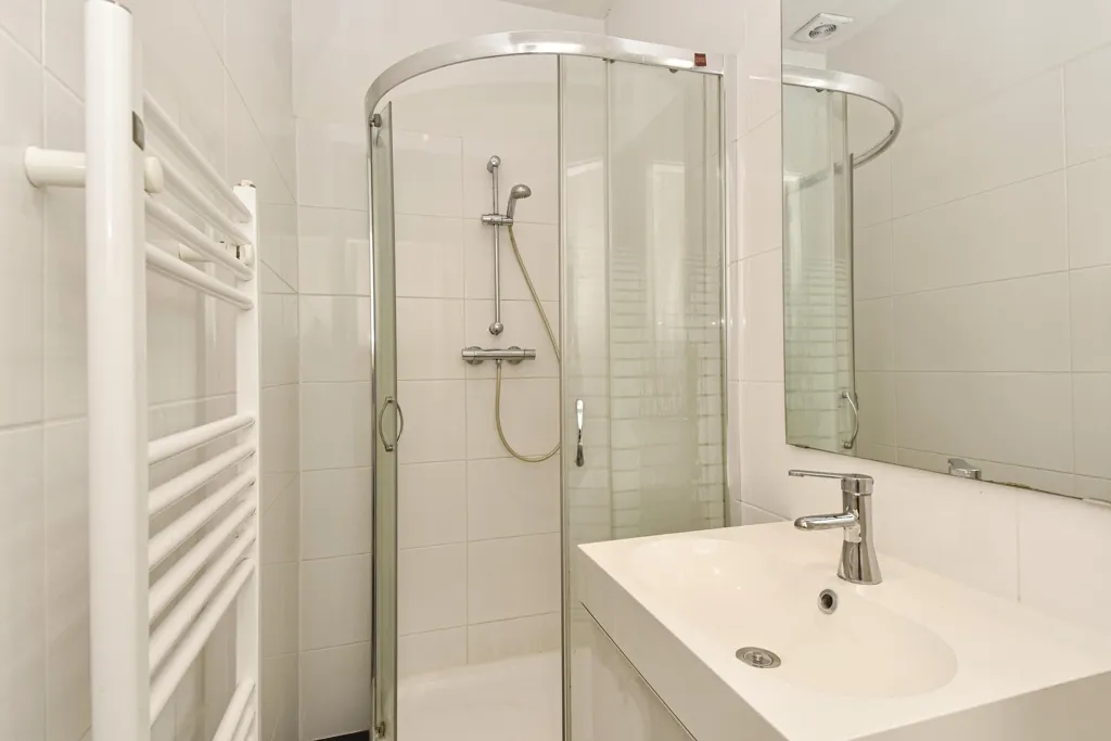 Vannitoad - 4-Bedroom Apartment with South Balcony in Rustenburg