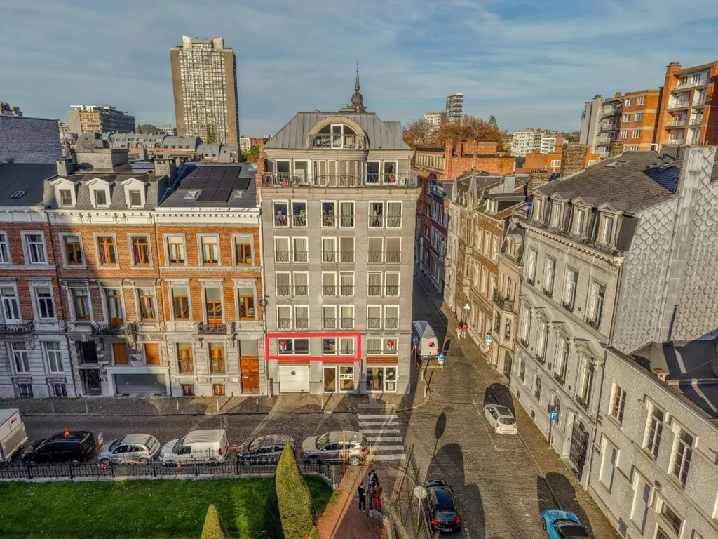 Vue aérienne - Appartement de rez-de-chaussée avec terrasse en centre-ville