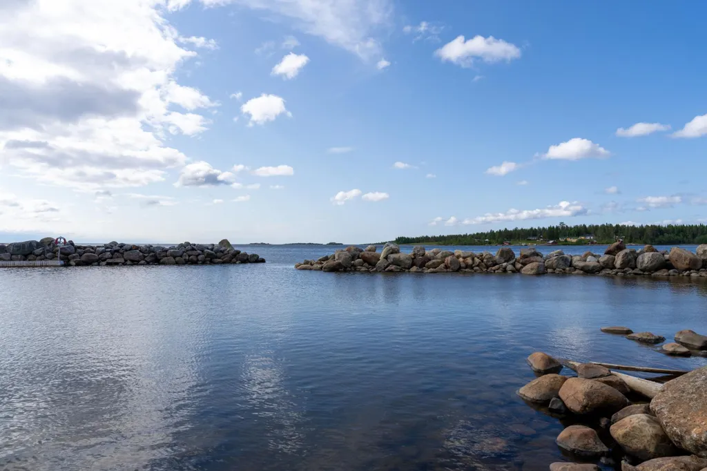 Villa with Sea View in Bastuviken, Blacke