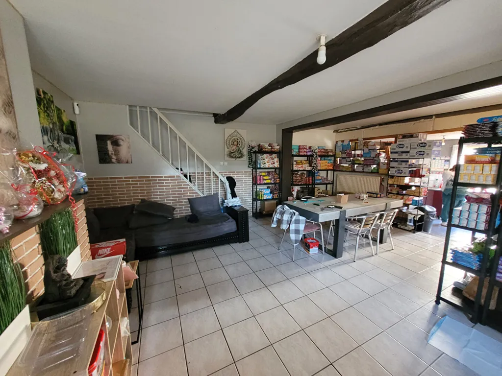 Elutuba - Renovated Town House with Courtyard in Denain