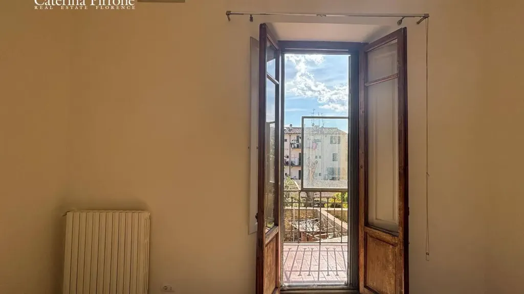 Pièces - Rustic Townhouse with Balcony in Antella