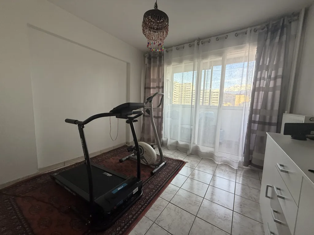 Chambres - Appartement T4 avec Véranda à Grenoble